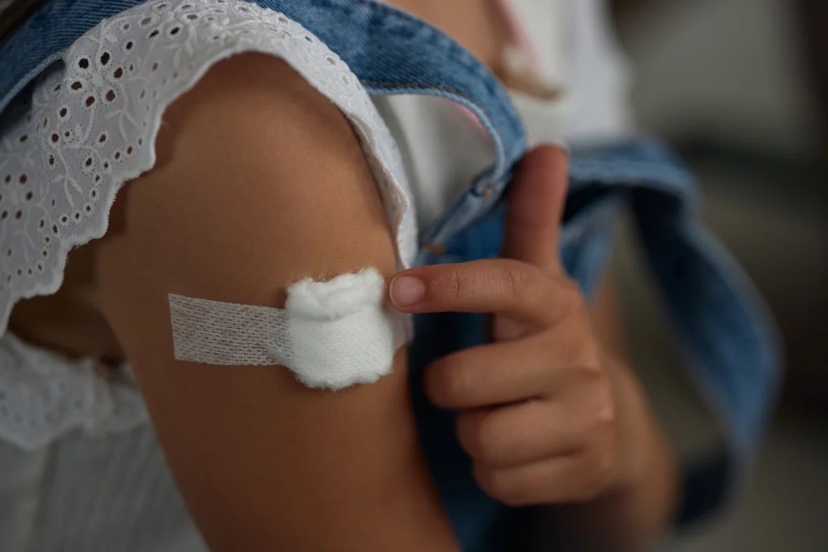 Sağlık Uzmanları, Amerikalıları Gribe, COVID’e ve RSV’ye Karşı Aşılanmaya Çağırdı