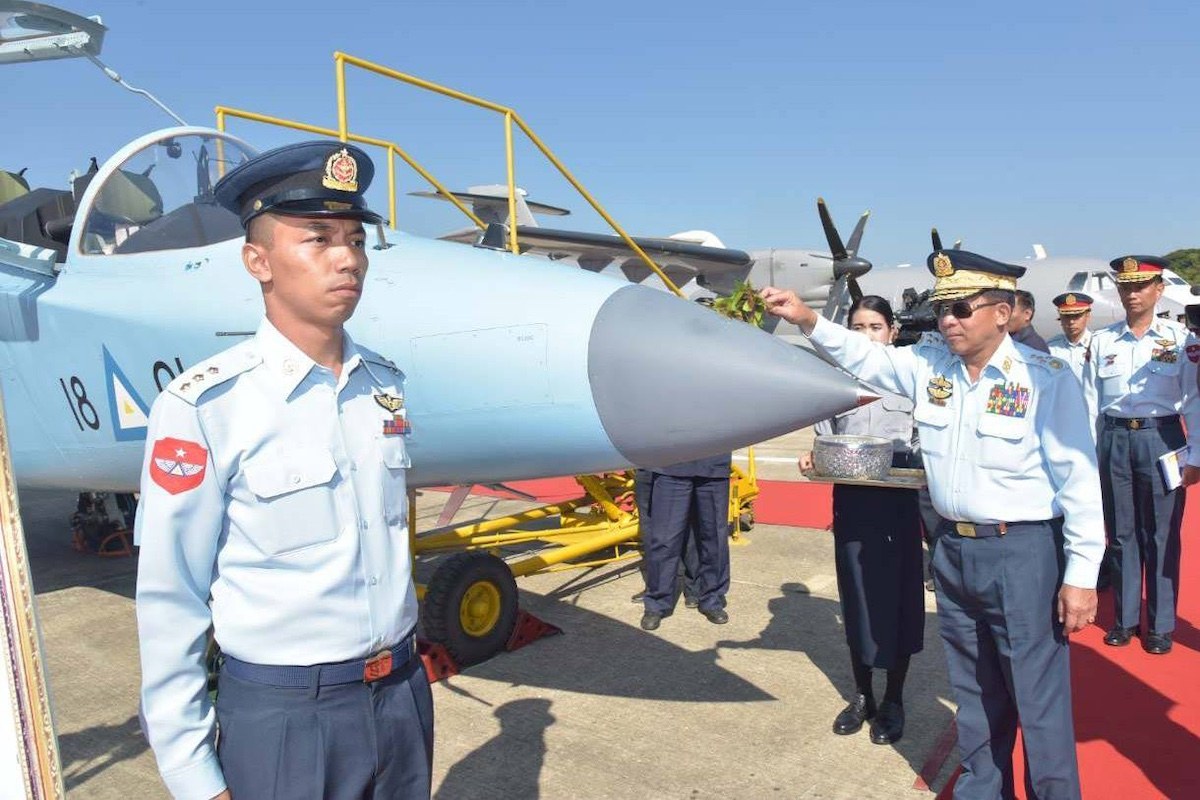 Myanmar’da Direniş, Orduyu En Güvenli Savaş Alanı Saydığı Gökyüzüne Taarruza Geçti