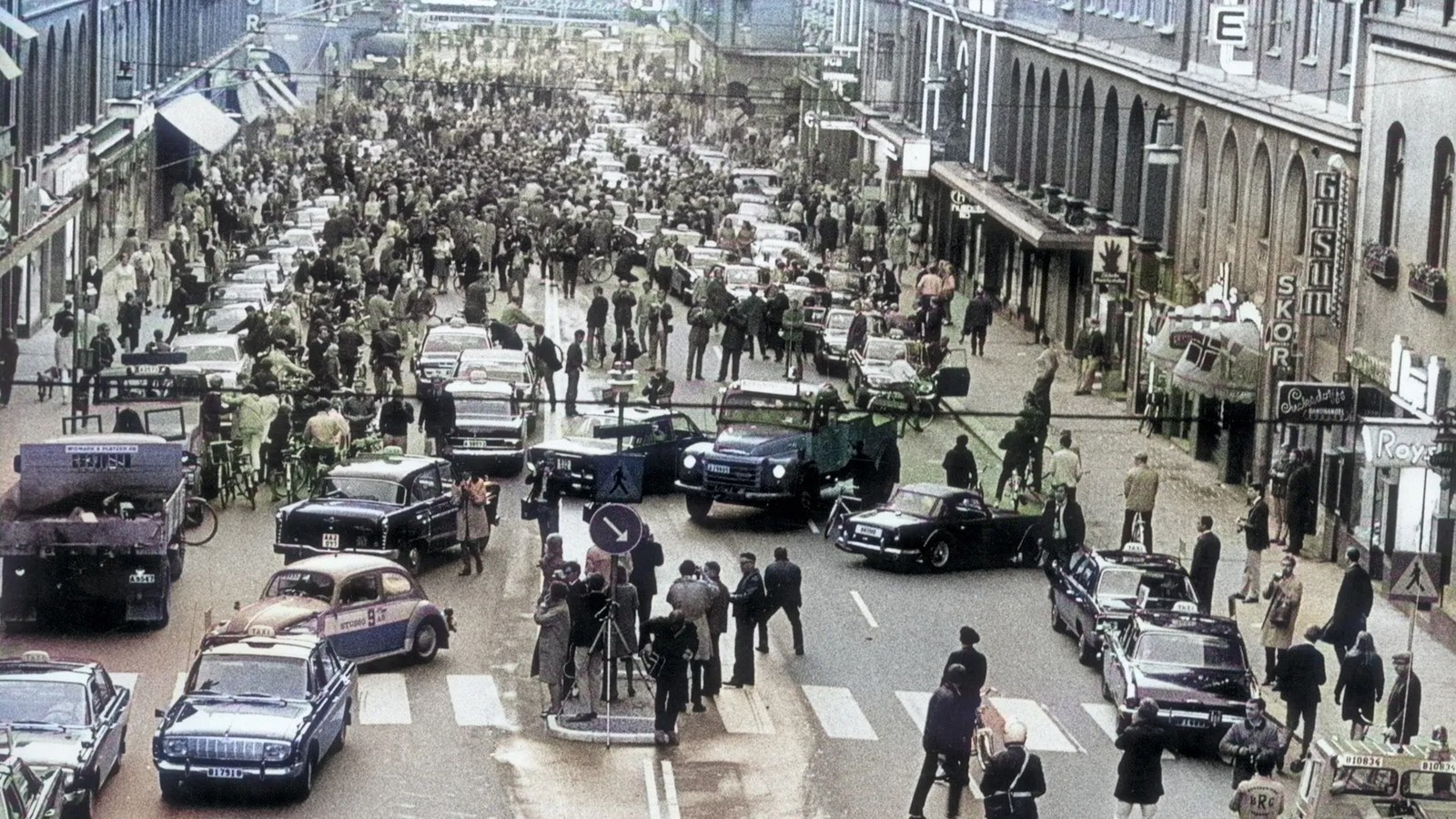 İsveç’te 2 Milyon Kişi Hayatını Değiştiren O Gün: Trafik Kurallarının Tersine Dönüşü