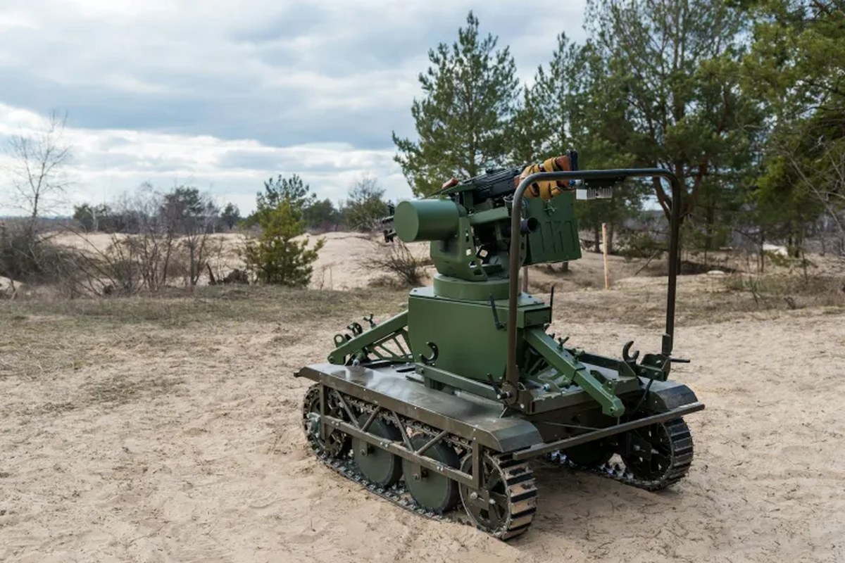 Çin insan benzeri robotları savaş alanına taşıyor; PLA gazetesi araştırmacılardan “savaşçı” makineleri hızla eğitme çağrısı yaptı