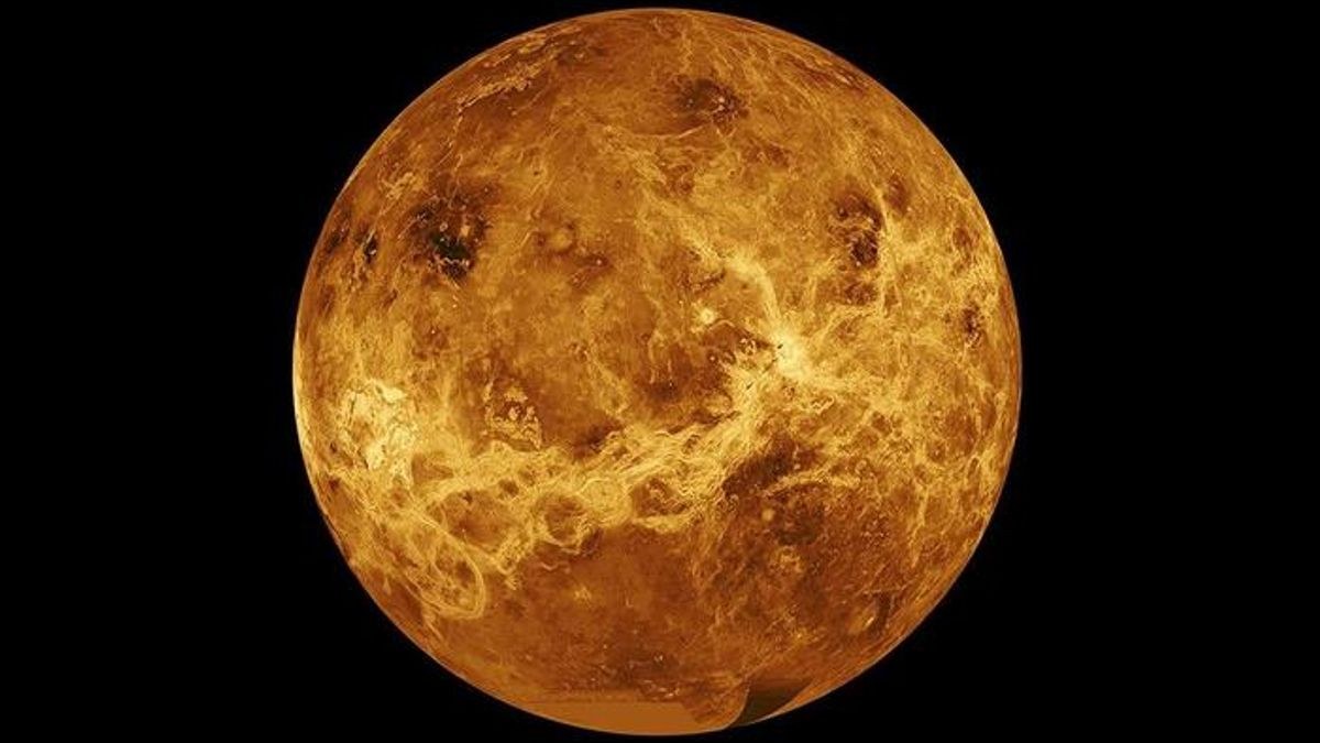 Venus Belki Kendi Uydusunu Geri Çekip Parçalayıp Yutmuş Olabilir