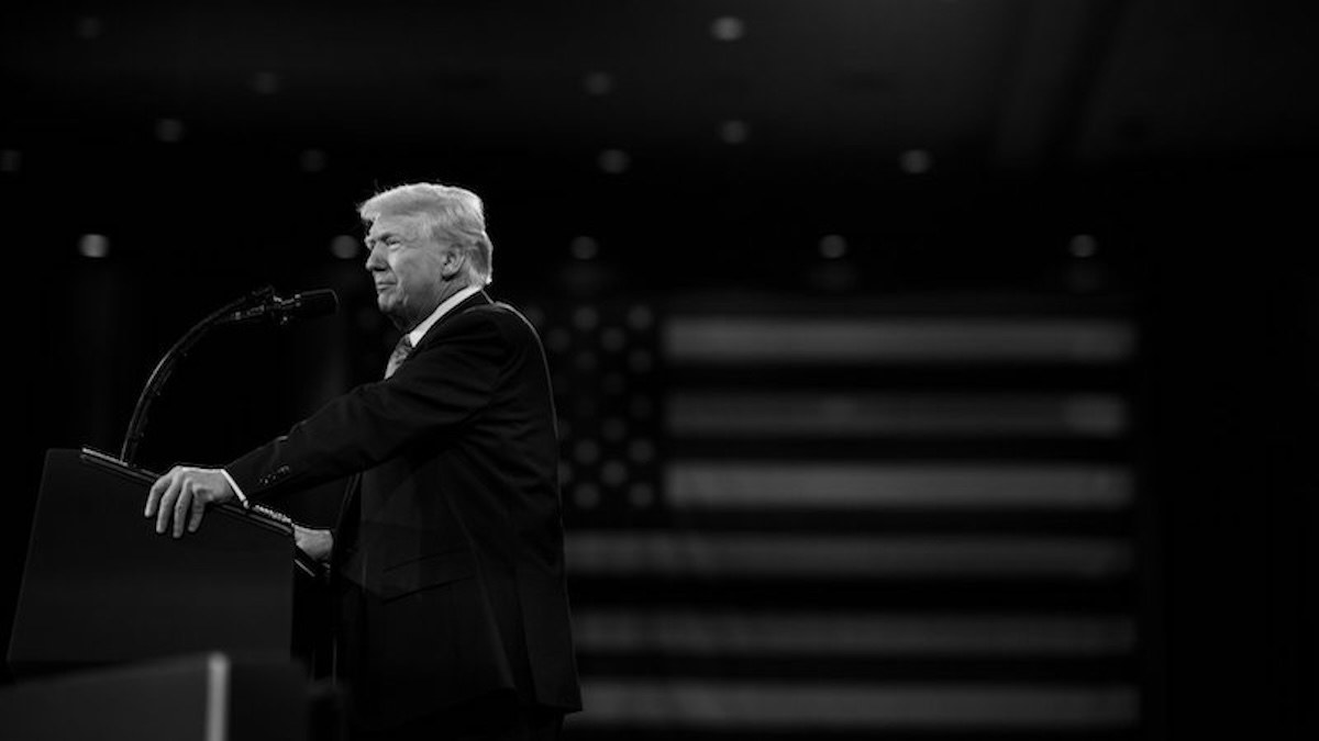 Trump Yanlıları Orta Dönem Seçimlerinde Yurt İçi Ekonomik Konuların Gözden Kaybolmasını Umuyor