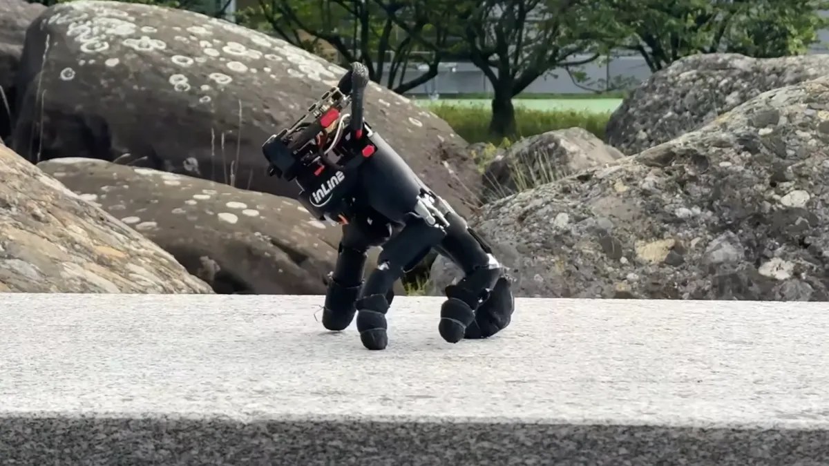 Kesilen robot eli ‘Addams Ailesi’nden fütüristik bir canavarı andırıyor